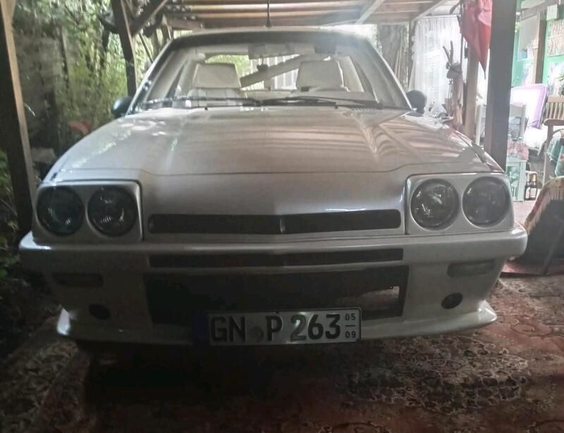Andere außenfarben Gebraucht 1979 Opel Manta Limousine | 26.000 € - Bild 1/4