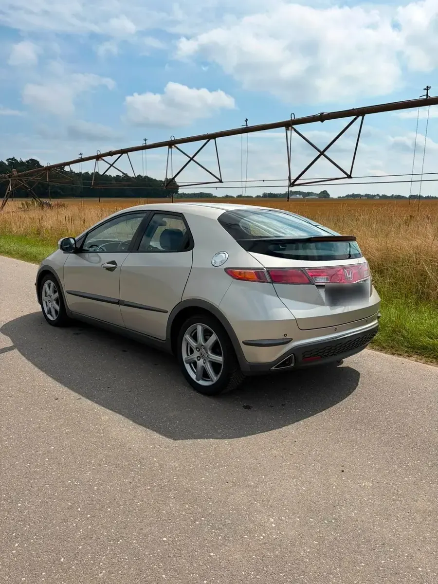 Gebraucht Honda Civic 140 PS (102 kW) 2007 Gold Kleinwagen