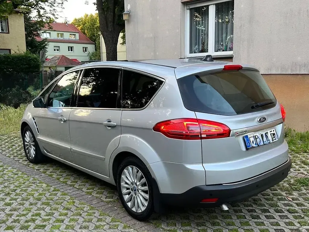 Gebraucht Ford S-MAX Titanium 140 PS (102 kW) 2011 Silber Van / Kleinbus