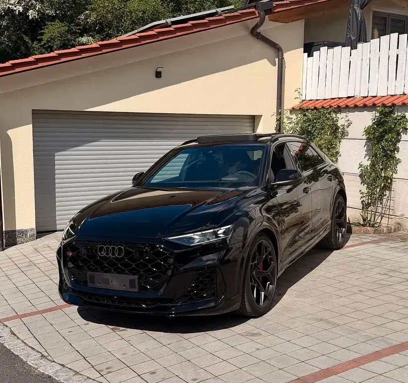 Neu Audi RS Q8 Performance 640 PS (470 kW) 2026 Schwarz SUV