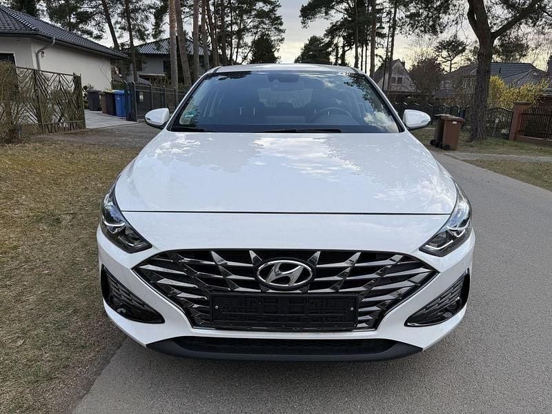 Gebraucht Hyundai i30 Trend 160 PS (117 kW) 2024 Weiß Limousine