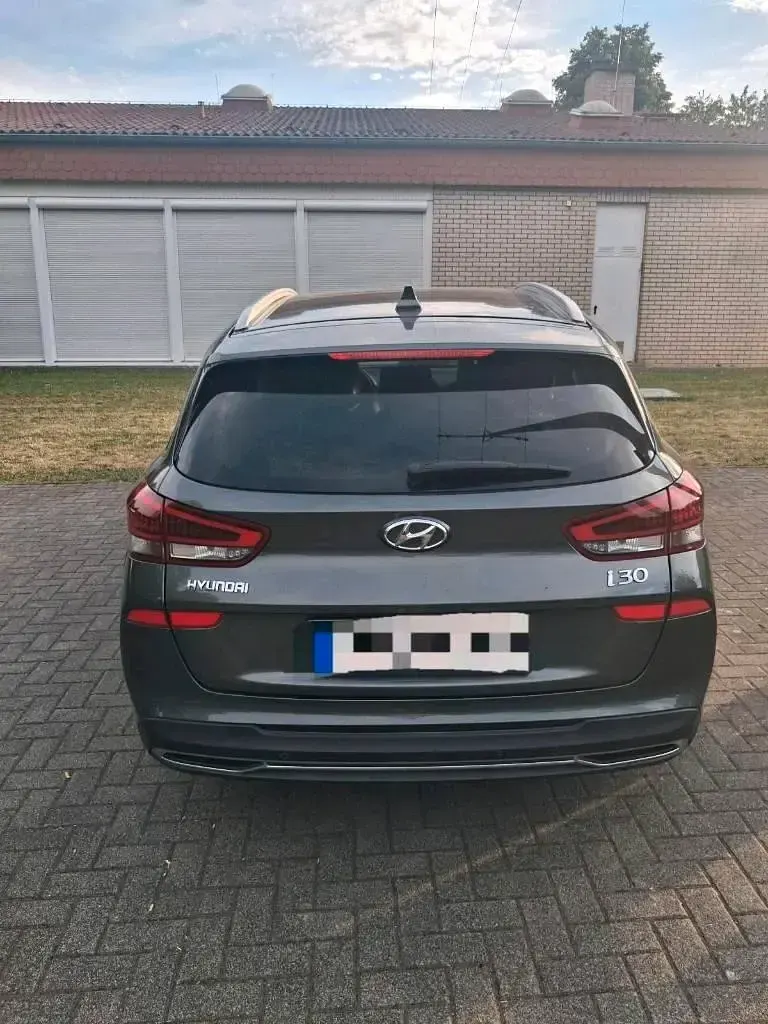 Gebraucht Hyundai i30 160 PS (117 kW) 2022 Grau Kombi