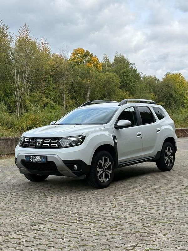 Weiß Gebraucht 2022 Dacia Duster Prestige SUV | 14.489 € (Guter Preis) - Bild 1/3