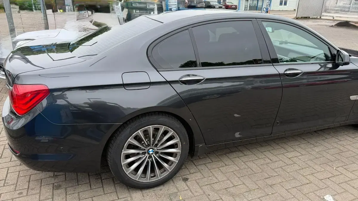 Gebraucht BMW 730 Performance 245 PS (180 kW) 2011 Schwarz Limousine