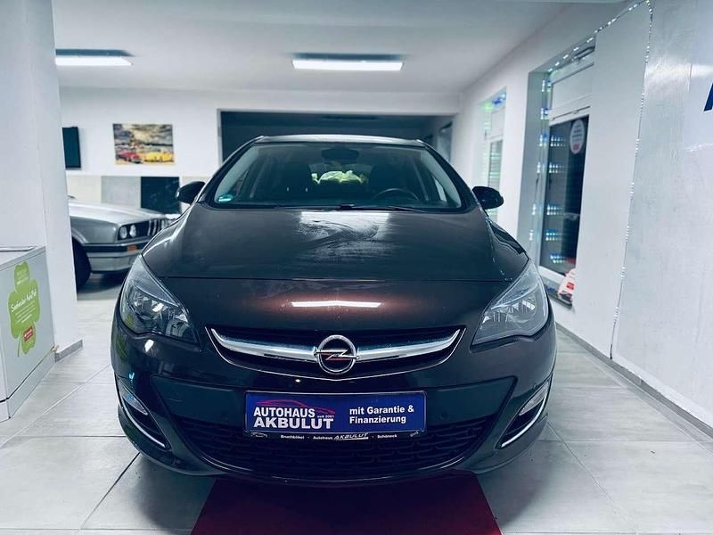 Gebraucht Opel Astra Active 120 PS (88 kW) 2013 Braun Kleinwagen
