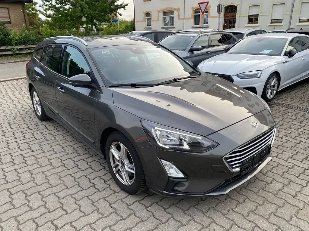 Gebraucht Ford Focus Cool & Connect 120 PS (88 kW) 2020 Grau Limousine