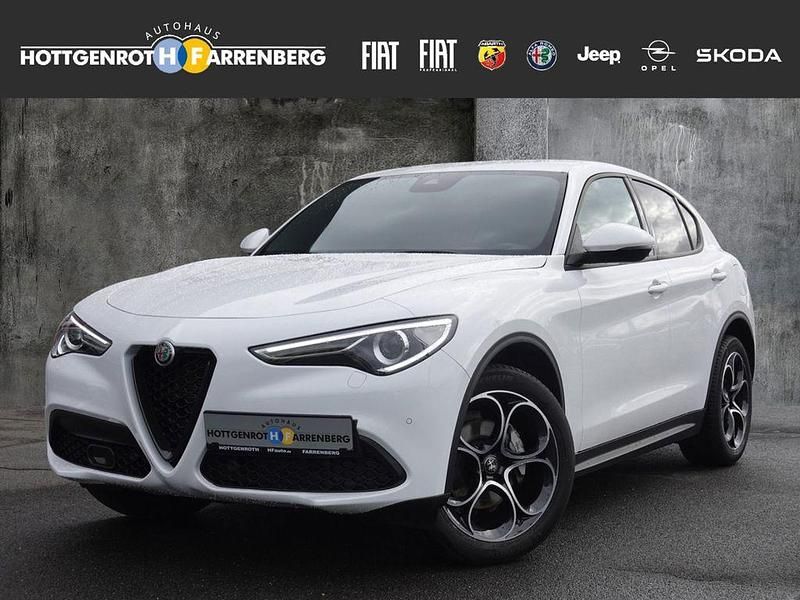 Weiß Gebraucht 2022 Alfa Romeo Stelvio Sprint SUV | 39.990 € (Etwas zu teuer) - Bild 1/4