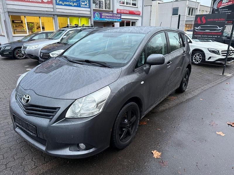 Gebraucht Toyota Verso Life 147 PS (108 kW) 2010 Grau Van / Kleinbus