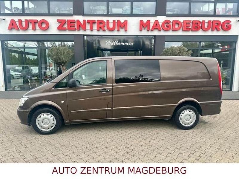 Braun Gebraucht 2012 Mercedes Vito Van / Kleinbus | 9.950 € (Teuer) - Bild 1/4