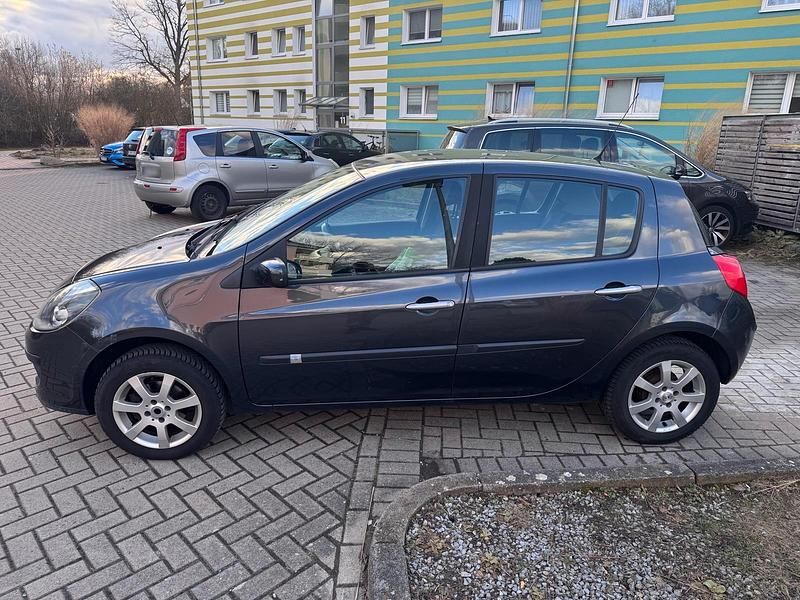 Gebraucht Renault Clio III 75 PS (55 kW) 2006 Grau Kleinwagen