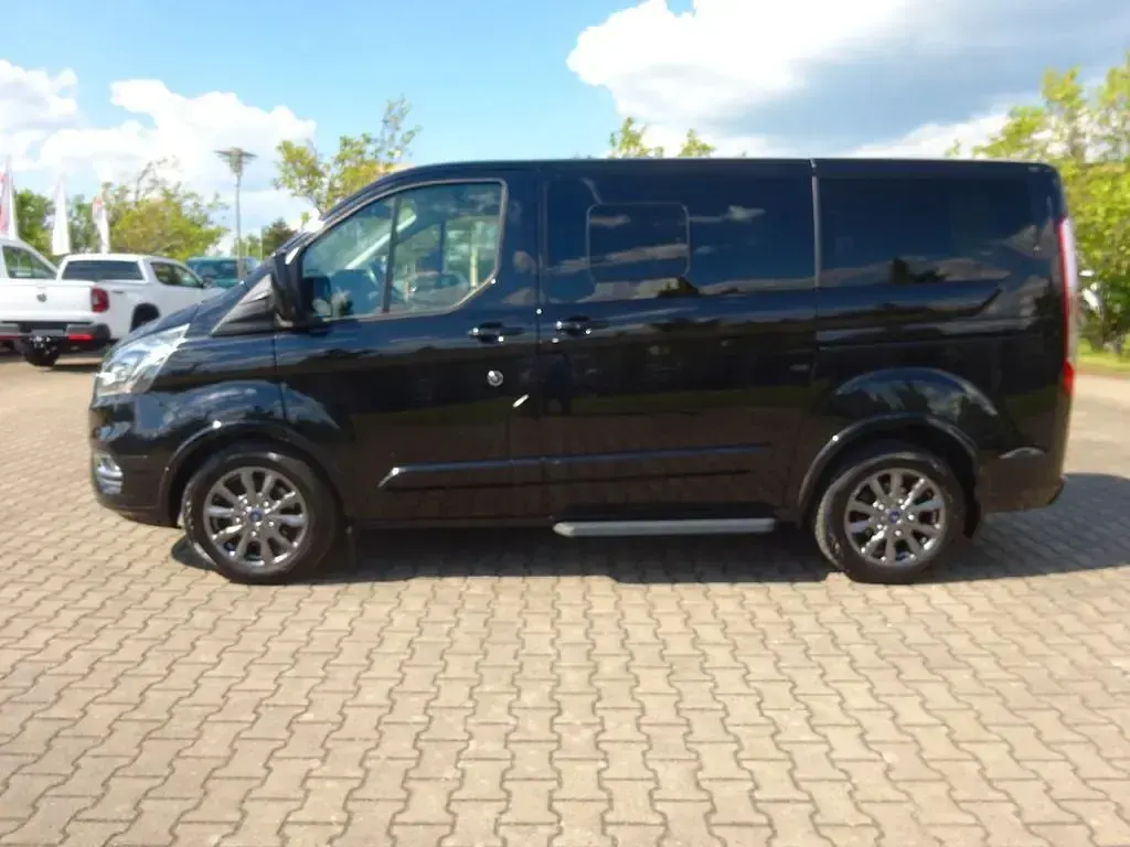 Gebraucht Ford Tourneo Titanium X 185 PS (136 kW) 2021 Obsidianschwarz Van / Kleinbus