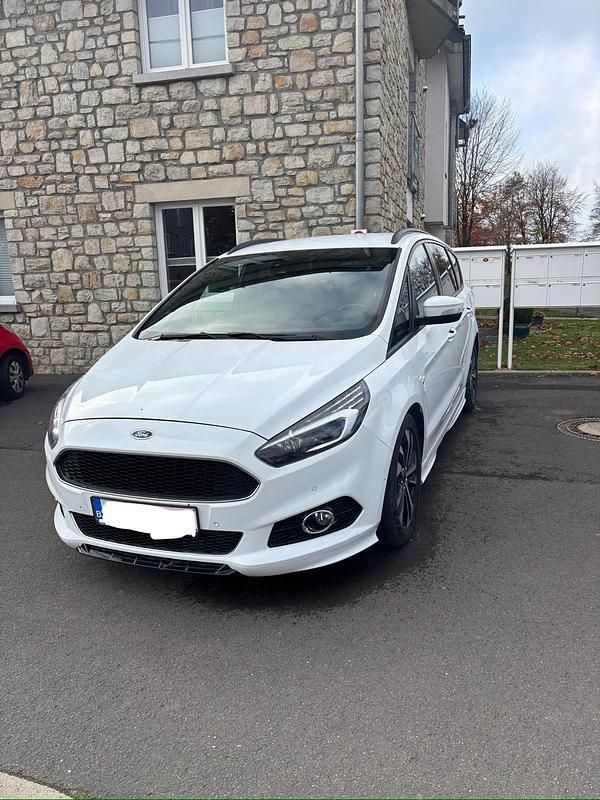Gebraucht Ford S-MAX ST-Line 160 PS (117 kW) 2019 Weiß Van / Kleinbus
