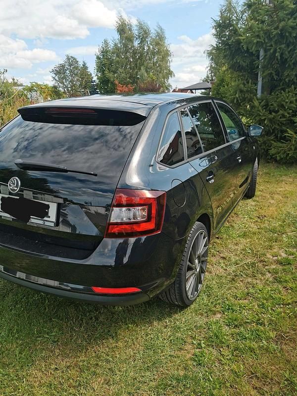 Schwarz Gebraucht 2014 Skoda Rapid Limousine | 7.890 € (Teuer) - Bild 1/4