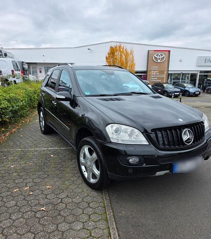 Gebraucht Mercedes ML320 224 PS (164 kW) 2006 Schwarz SUV