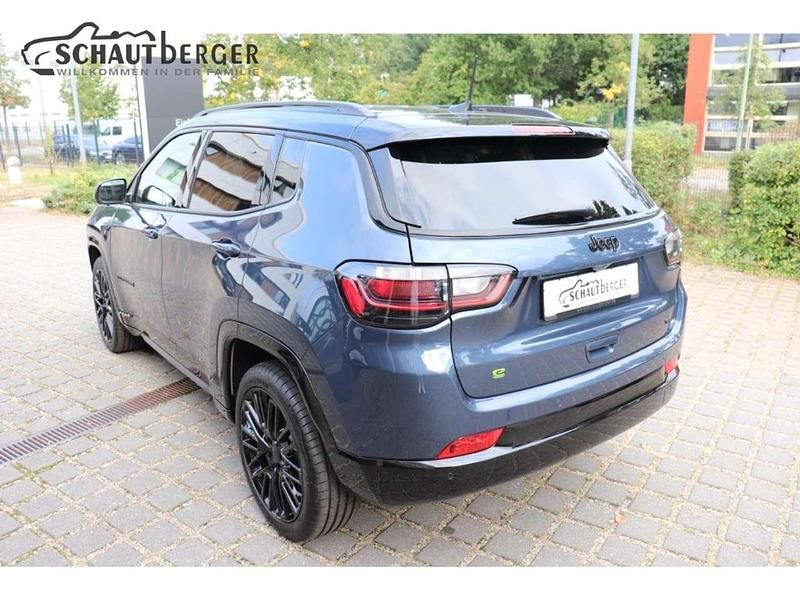 Second-hand Jeep Compass 131 CP (96 kW) 2023 Albastru SUV