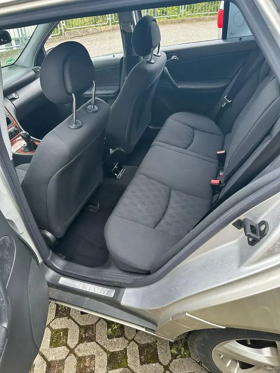 Gebraucht Mercedes C180 Classic 129 PS (94 kW) 2002 Silber Kombi