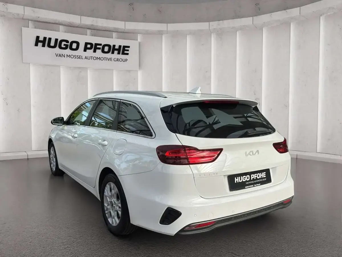 Usado Kia Ceed Vision 120 CV (88 kW) 2023 Blanco Utilitario