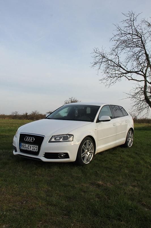 Weiß Gebraucht 2010 Audi A3 S-Line Limousine | 8.000 € (Teuer) - Bild 1/4