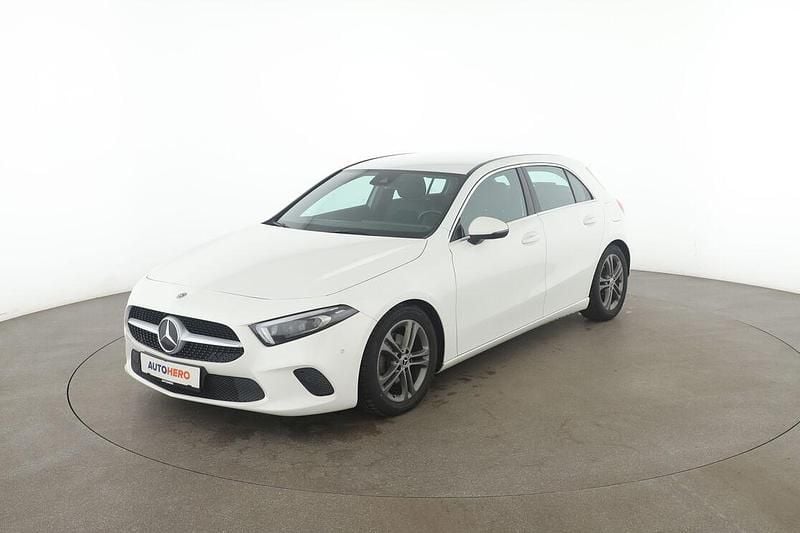 Weiß Gebraucht 2018 Mercedes A180 Limousine | 21.320 € (Teuer) - Bild 1/3