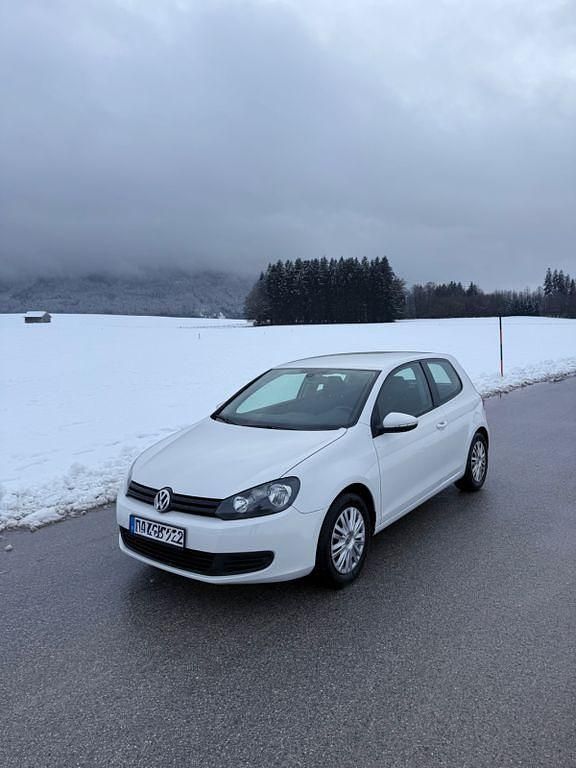 Gebraucht VW Golf VI Style 105 PS (77 kW) 2011 Weiß Kleinwagen