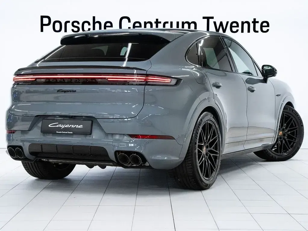 Ny Porsche Cayenne Black Edition 470 HK (345 kW) 2026 Grå SUV
