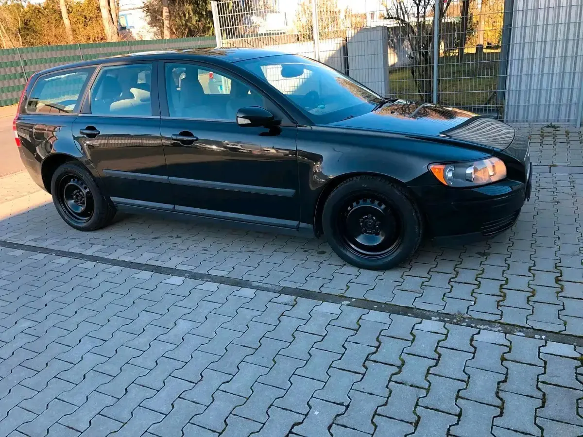 Second-hand Volvo V50 136 CP (100 kW) 2008 Negru Break