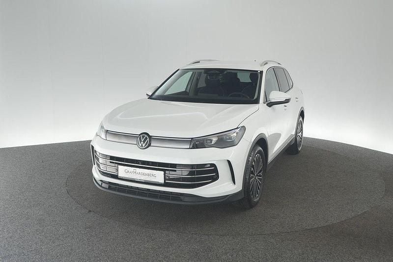 Weiß Gebraucht 2024 VW Tiguan Elegance SUV | 36.910 € (Fairer Preis) - Bild 1/4