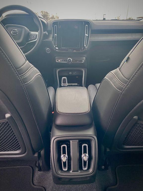 Gebraucht Volvo XC40 Plus 163 PS (119 kW) 2022 Schwarz SUV