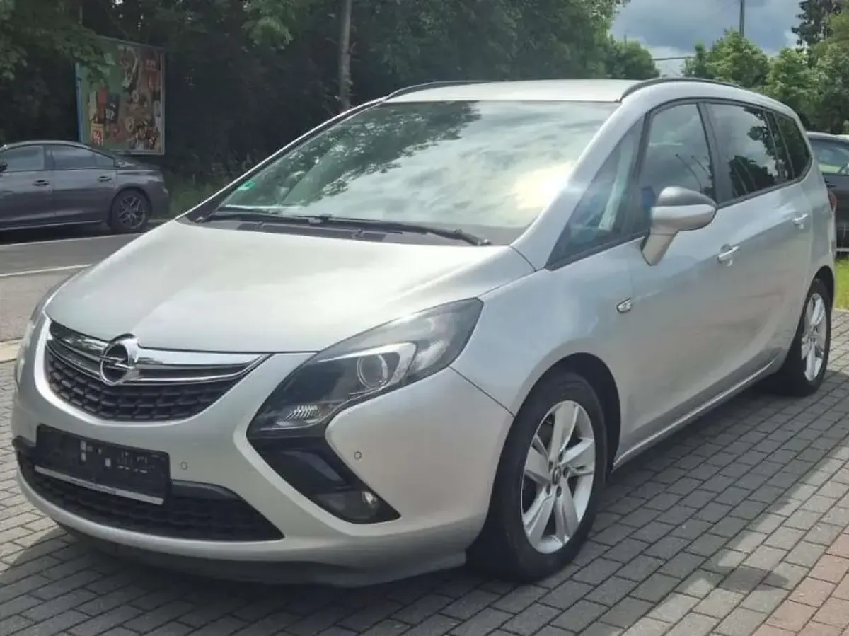 Gebraucht Opel Zafira Tourer Active 136 PS (100 kW) 2014 Argon silber/ice silver (m2) Van / Kleinbus