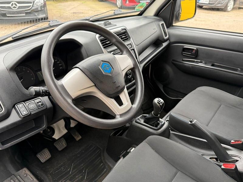 Gebraucht Piaggio Porter 106 PS (77 kW) 2023 Weiß Van / Kleinbus