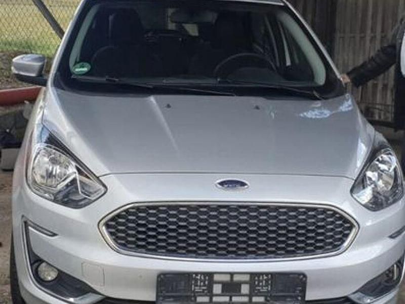 Silber Gebraucht 2018 Ford Ka Limousine | 2.900 € - Bild 1/4