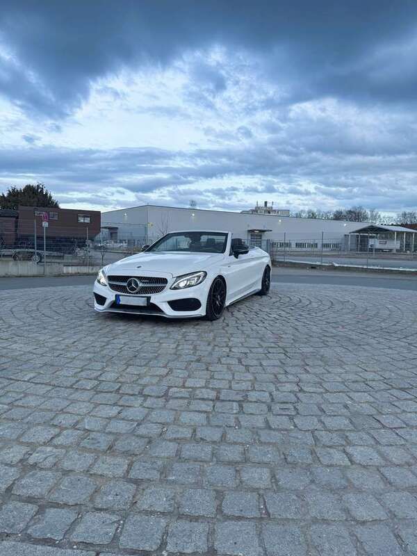 Weiß Gebraucht 2016 Mercedes C220 AMG line Cabrio | 28.000 € - Bild 1/4