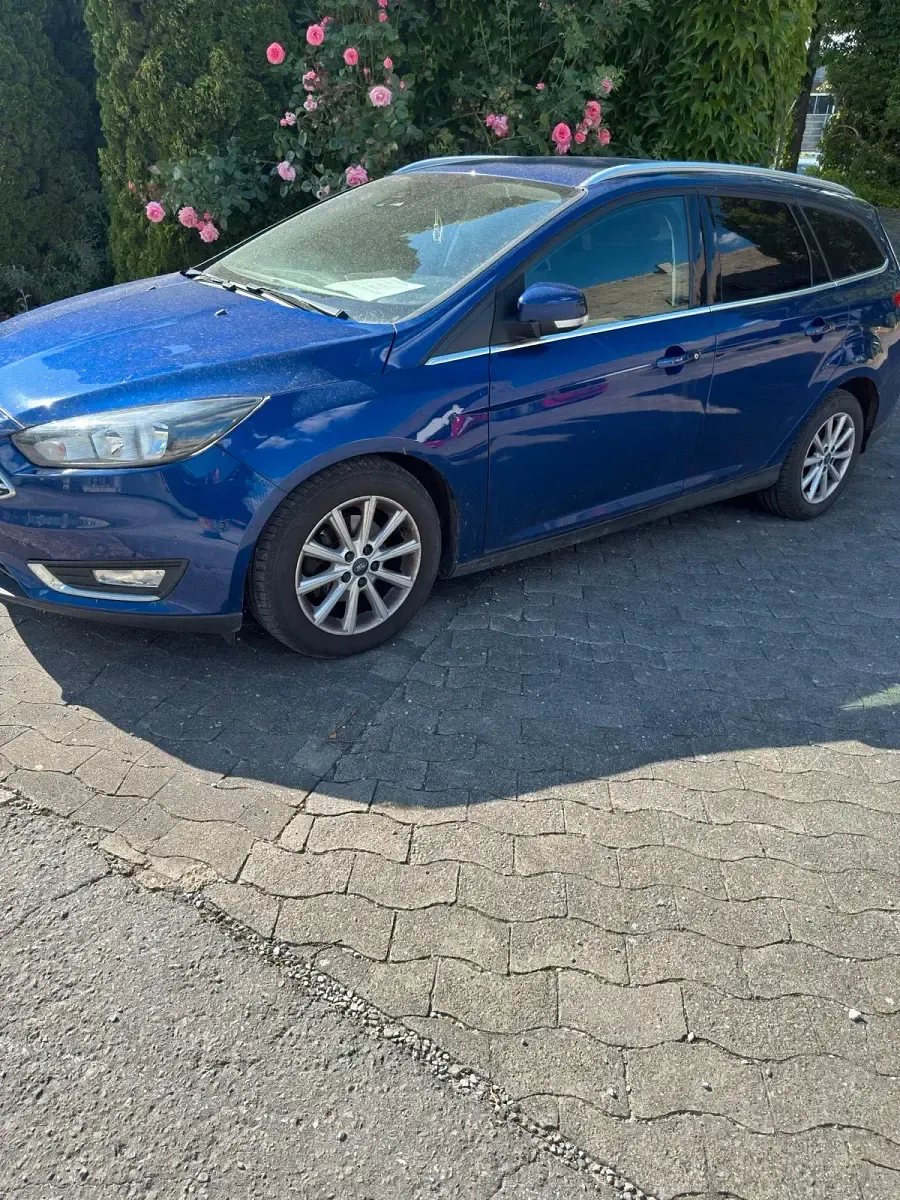 Gebraucht Ford Focus 120 PS (88 kW) 2015 Blau Kombi