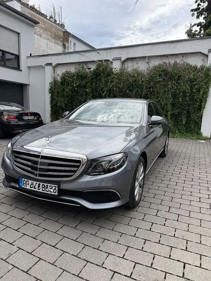 Gebraucht Mercedes E350 Avantgarde 258 PS (189 kW) 2016 Limousine