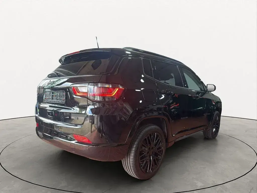 Gebraucht Jeep Compass 131 PS (96 kW) 2023 Schwarz SUV