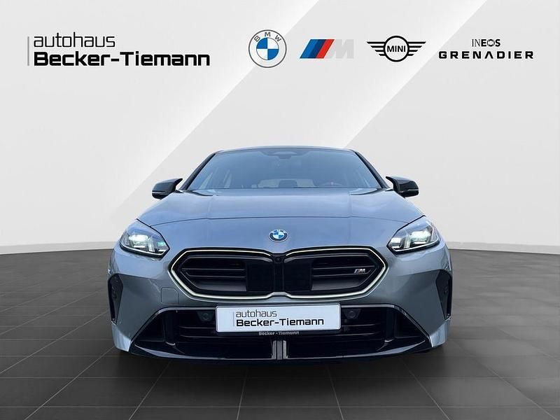 Gebraucht BMW M135 Shadowline 300 PS (220 kW) 2025 Skyscraper grau Kleinwagen
