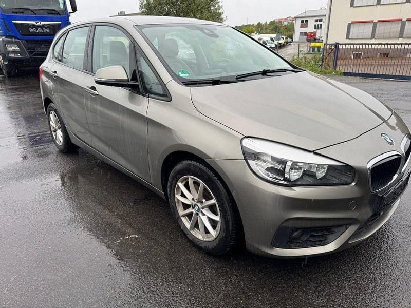 Gebraucht 2017 BMW 218 Active Tourer Advantage Van / Kleinbus | 9.200 € (Superpreis) - Bild 1/4