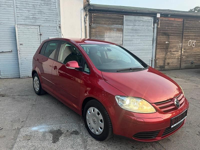 Rot Gebraucht 2008 VW Golf Plus Cross Van / Kleinbus | 5.499 € (Fairer Preis) - Bild 1/4