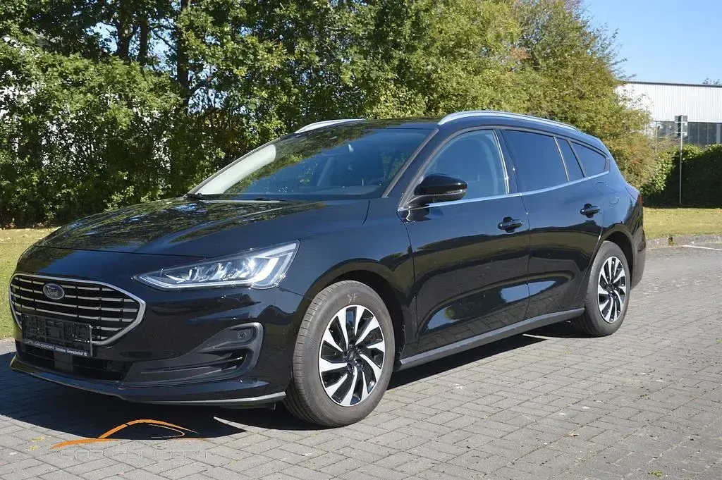 Gebraucht Ford Focus Titanium 125 PS (91 kW) 2023 Schwarz Limousine