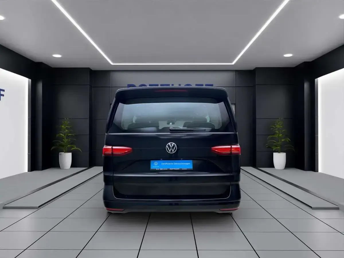 Gebraucht VW T7 150 PS (110 kW) 2024 Deep black perleffekt Van