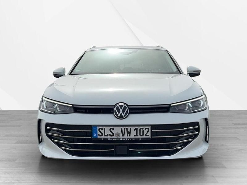 Gebraucht VW Passat Elegance 150 PS (110 kW) 2024 Weiß Kombi