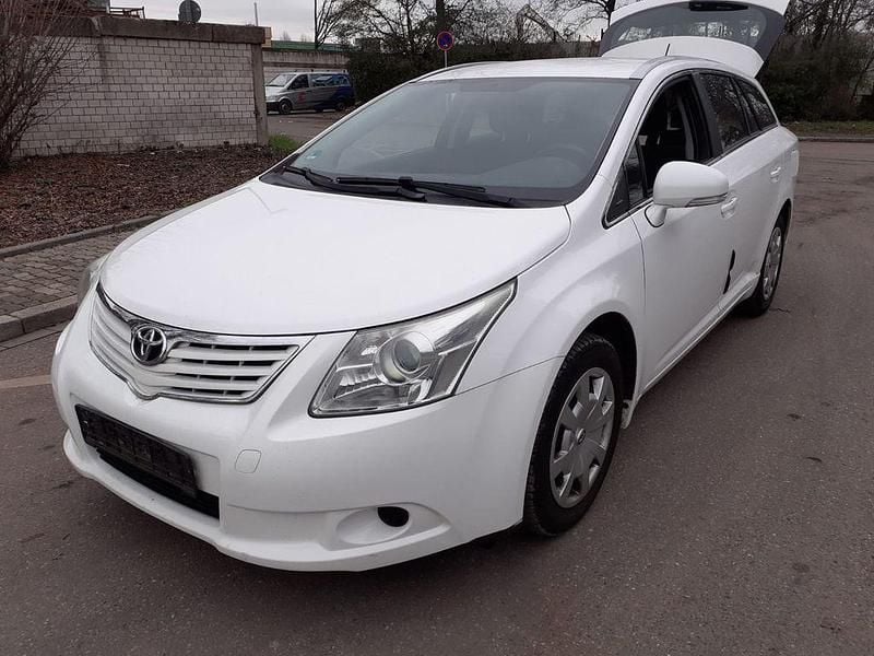 Gebraucht Toyota Avensis Edition 132 PS (97 kW) 2011 Weiß Kombi