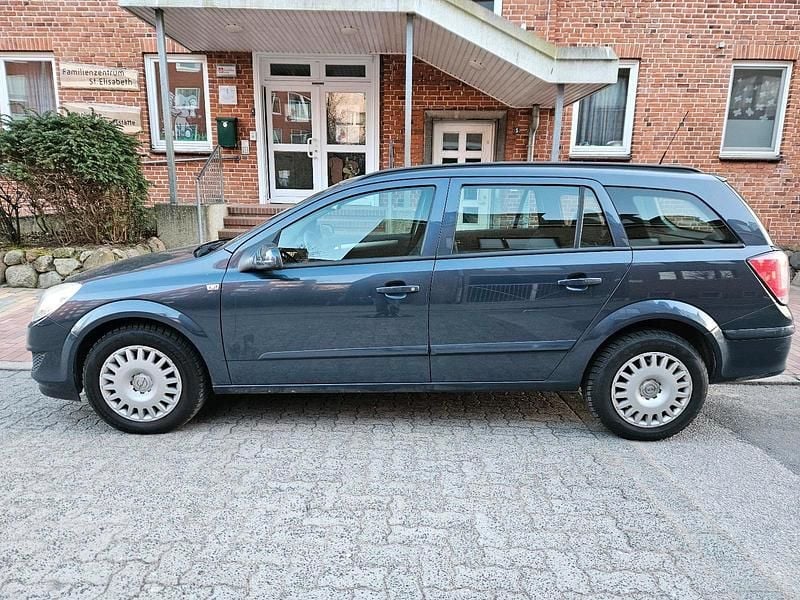 Second-hand Opel Astra 105 CP (77 kW) 2008 Gri Break