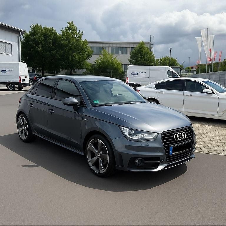 Grau Gebraucht 2013 Audi A1 Sportback S-Line Kleinwagen | 12.400 € (Guter Preis) - Bild 1/4