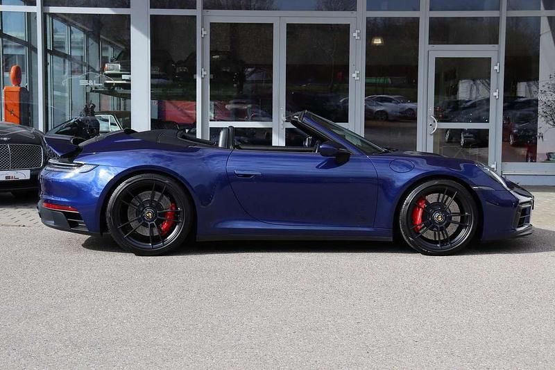 Gebraucht Porsche 992 480 PS (353 kW) 2021 Enzianblaumetallic Cabrio