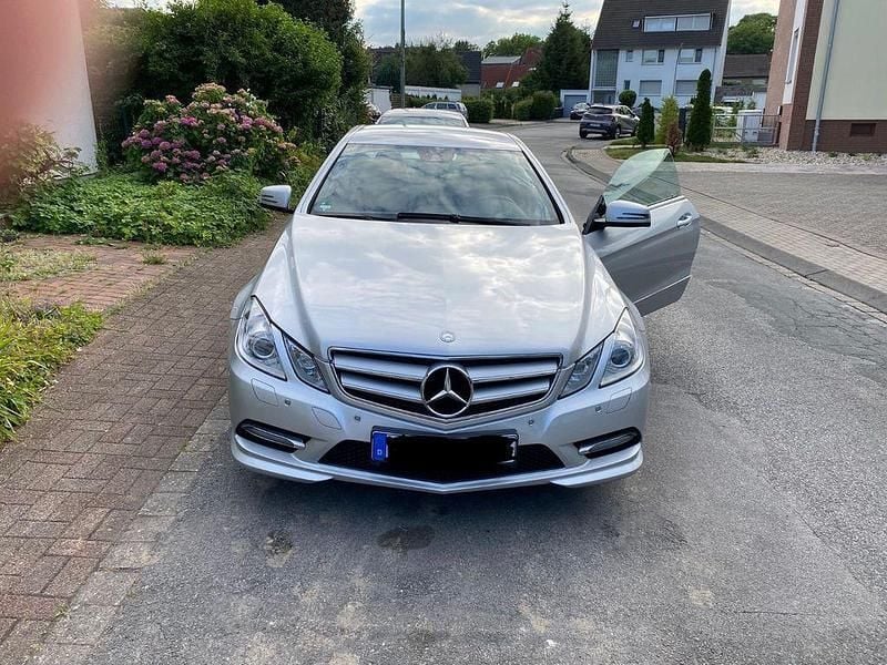 Silber Gebraucht 2014 Mercedes E350 Coupé | 16.000 € (Superpreis) - Bild 1/4