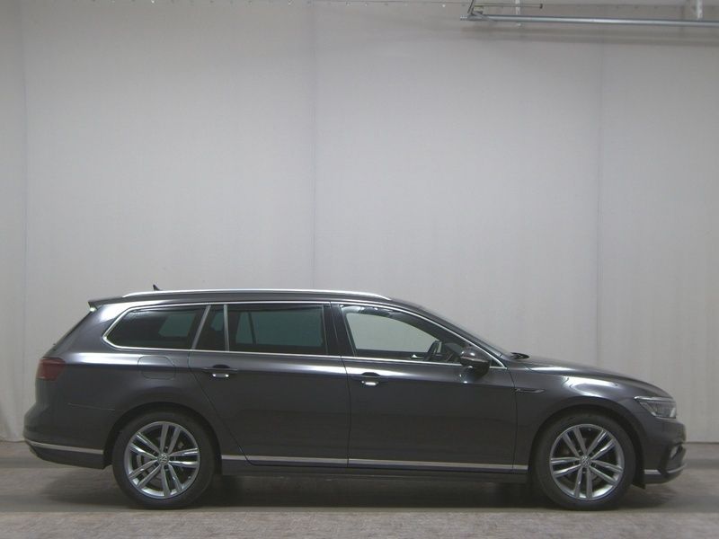 Grau Gebraucht 2022 VW Passat R-line Kombi | 20.980 € (Fairer Preis) - Bild 1/4
