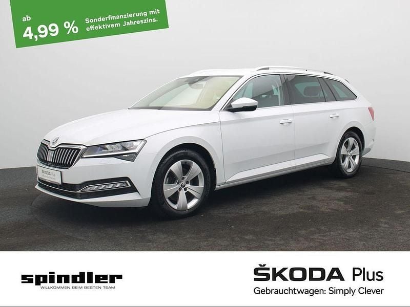 Moonweiss metallic Gebraucht 2022 Skoda Superb Style Kombi | 23.220 € (Fairer Preis) - Bild 1/3