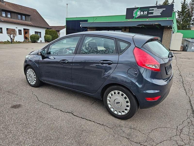 Gebraucht Ford Fiesta Trend 82 PS (60 kW) 2012 Grau Kleinwagen