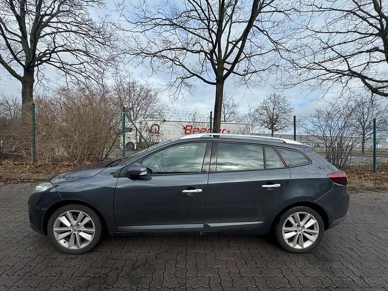 Gebraucht Renault Mégane GrandTour 150 PS (110 kW) 2011 Silber Kombi